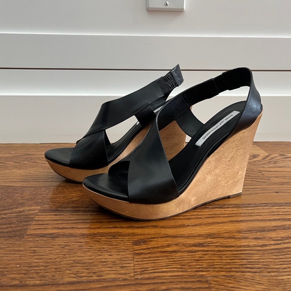 Diane von Furstenberg black leather platform wedges, size 7.5 - Picture 2 of 5